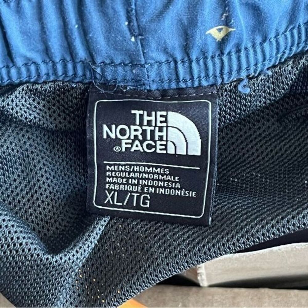 The North Face Swim 100% Nylon Tent Pattern Board Shorts - Picture 6 of 8